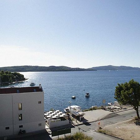 Mars Apartment Trogir Bagian luar foto