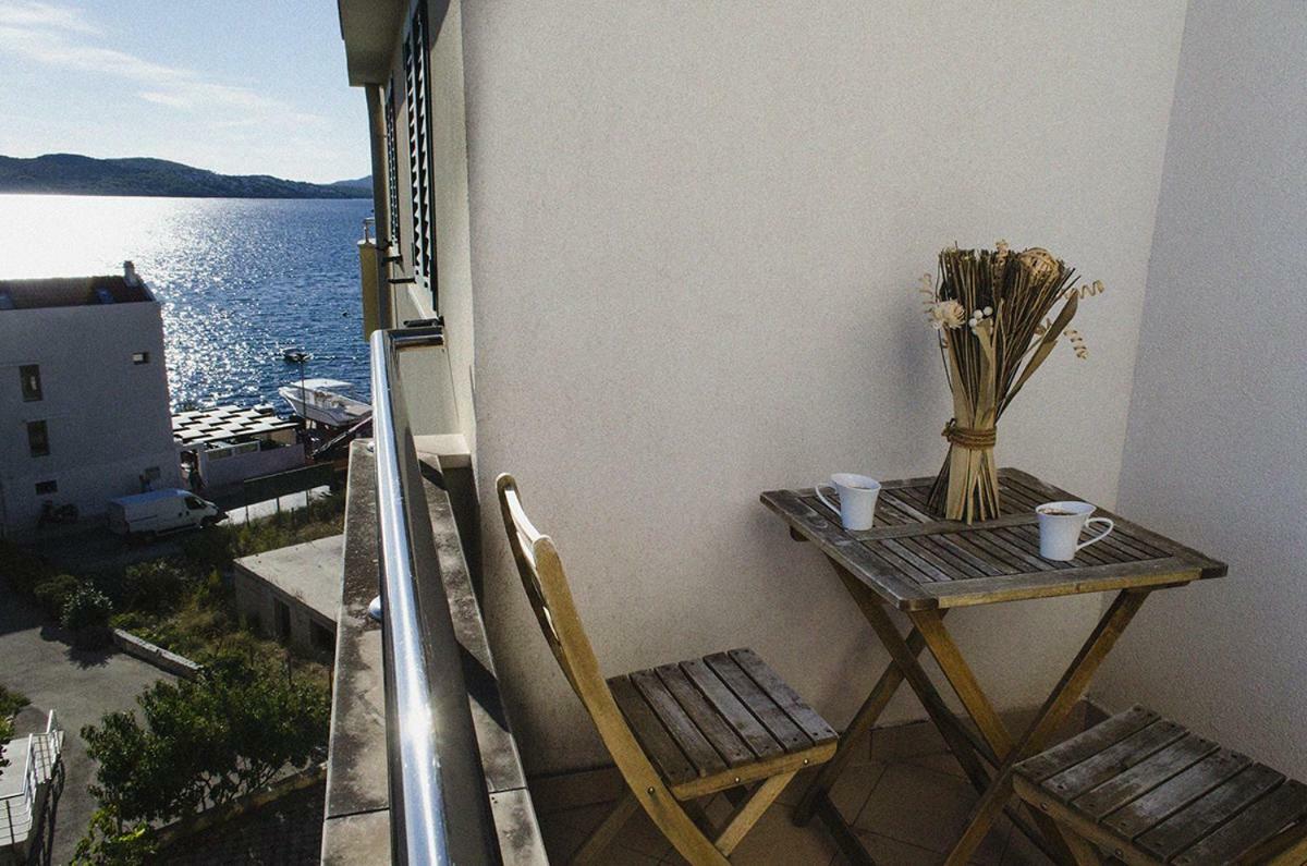 Mars Apartment Trogir Bagian luar foto