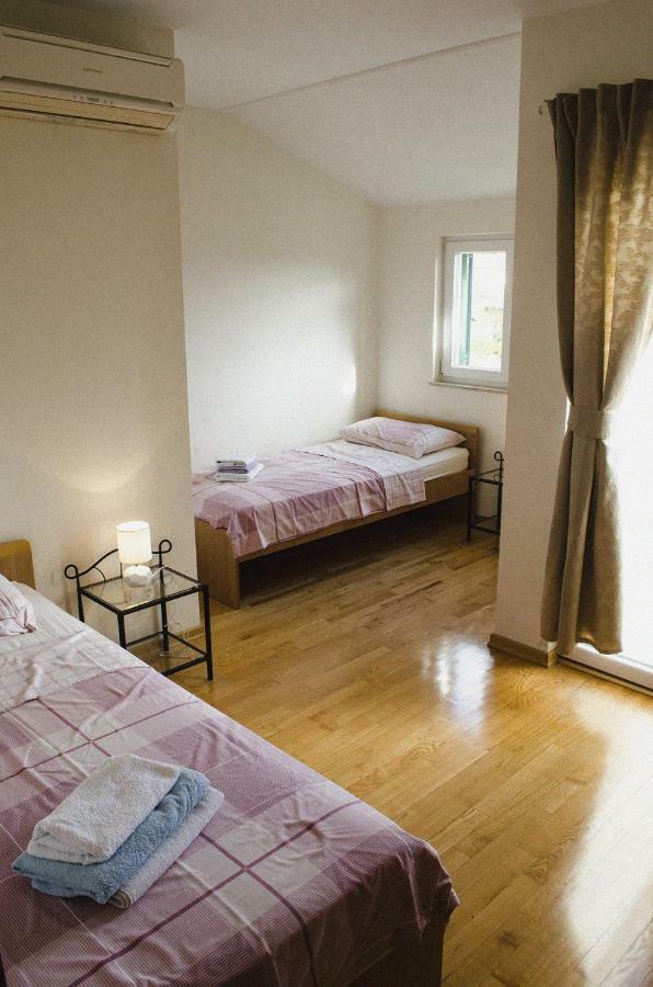 Mars Apartment Trogir Bagian luar foto