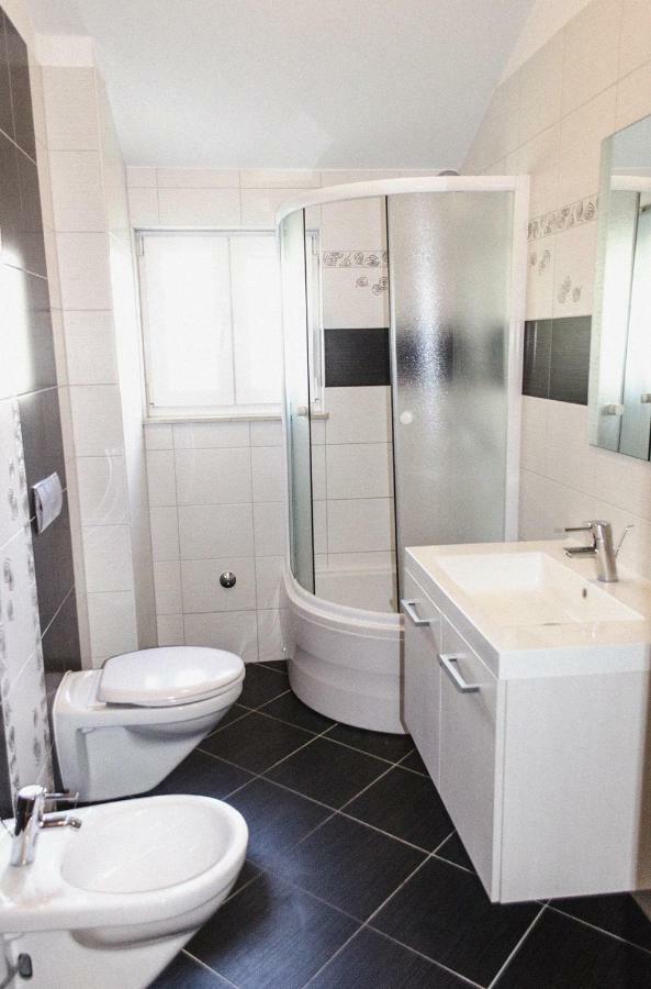 Mars Apartment Trogir Bagian luar foto