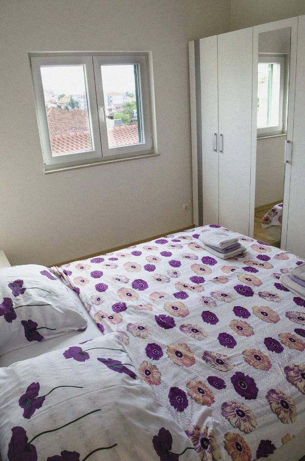 Mars Apartment Trogir Bagian luar foto