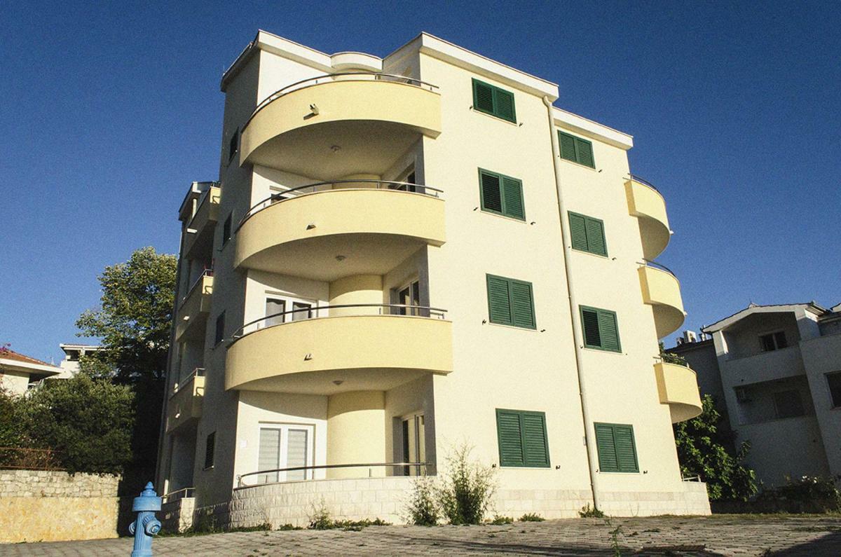 Mars Apartment Trogir Bagian luar foto